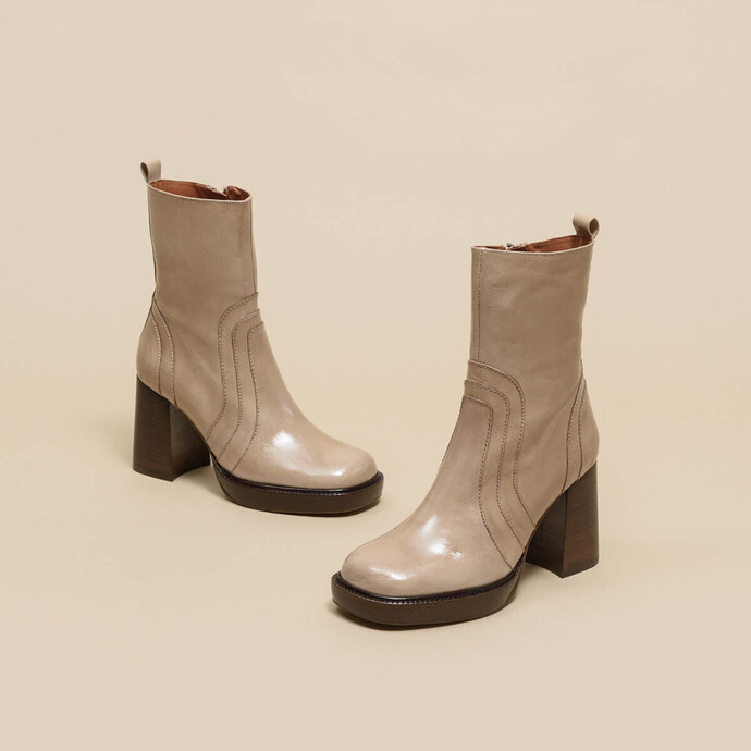 Bottines à talons  en cuir brillant beige
