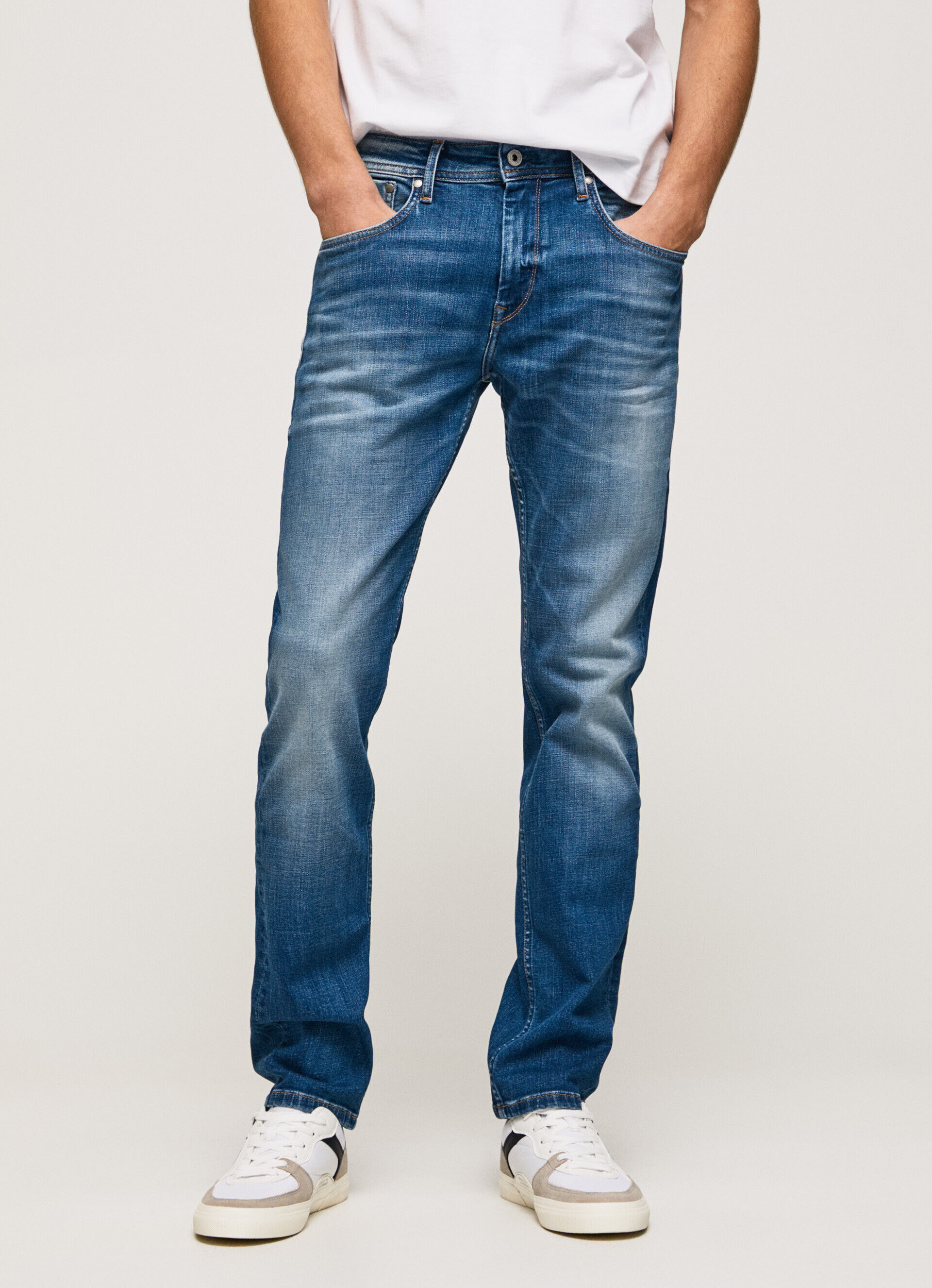 Calça jeans com modelagem Cash Fit e cintura regular - jeans
