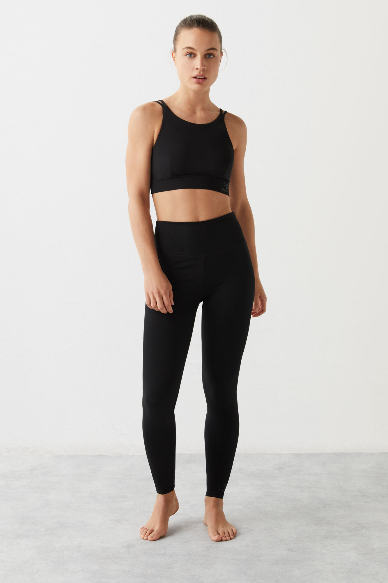 Legging comprida preta com toque de colágeno - preta