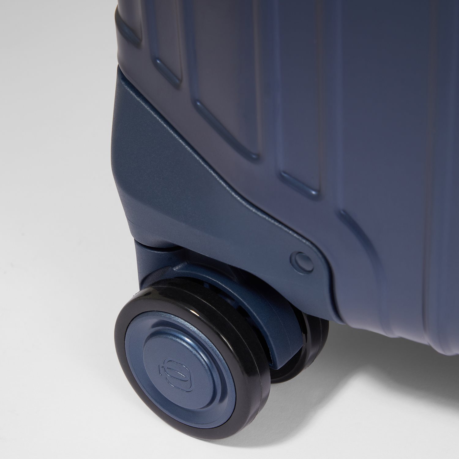 Piquadro ALU-B2 Cabin Trolley 55 blue