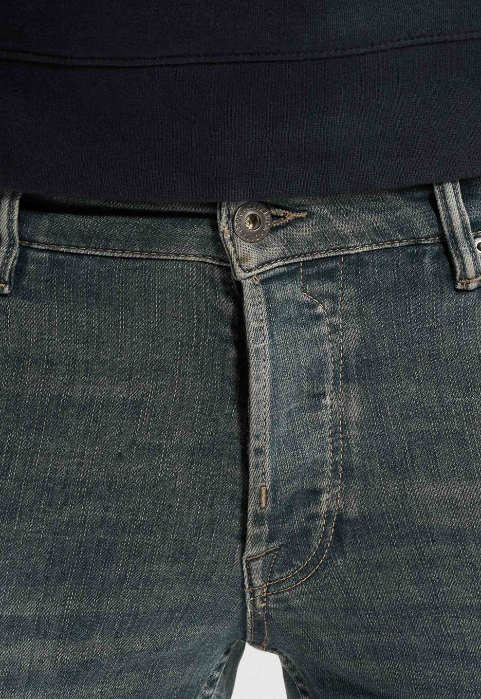 Cast Iron Shiftback Tapered Fit Jeans