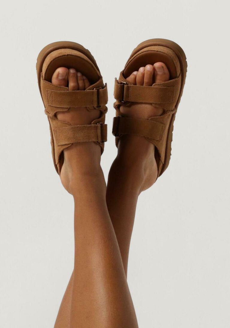 UGG cognac ugg slippers w goldenstar hi slide