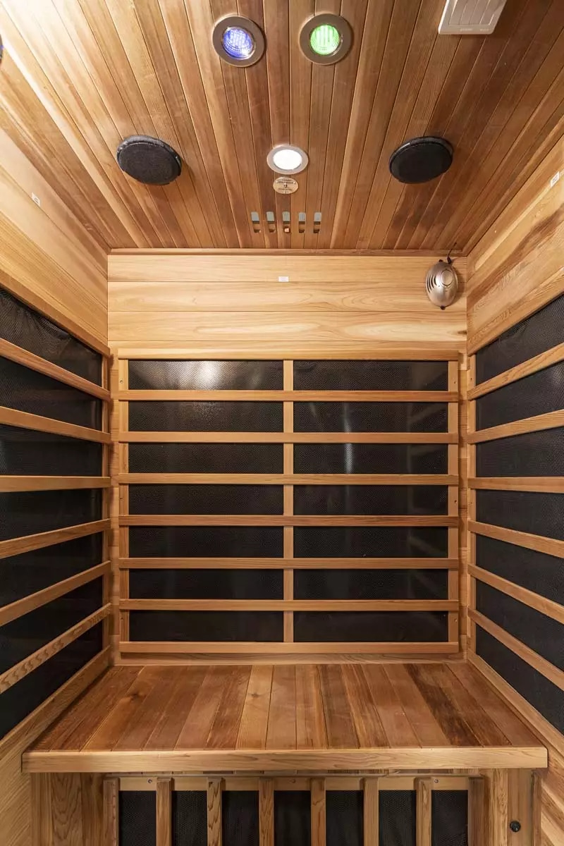 PureHaven Infrarotkabine 120x105x190 cm aus rotem Zeder-Holz Bluetooth-Soundsystem Timer Lichttherapie in 4 Farben digitale Steuerung