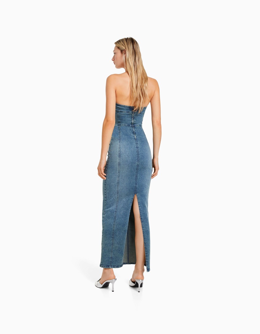 Vestido longo tomara que caia em jeans