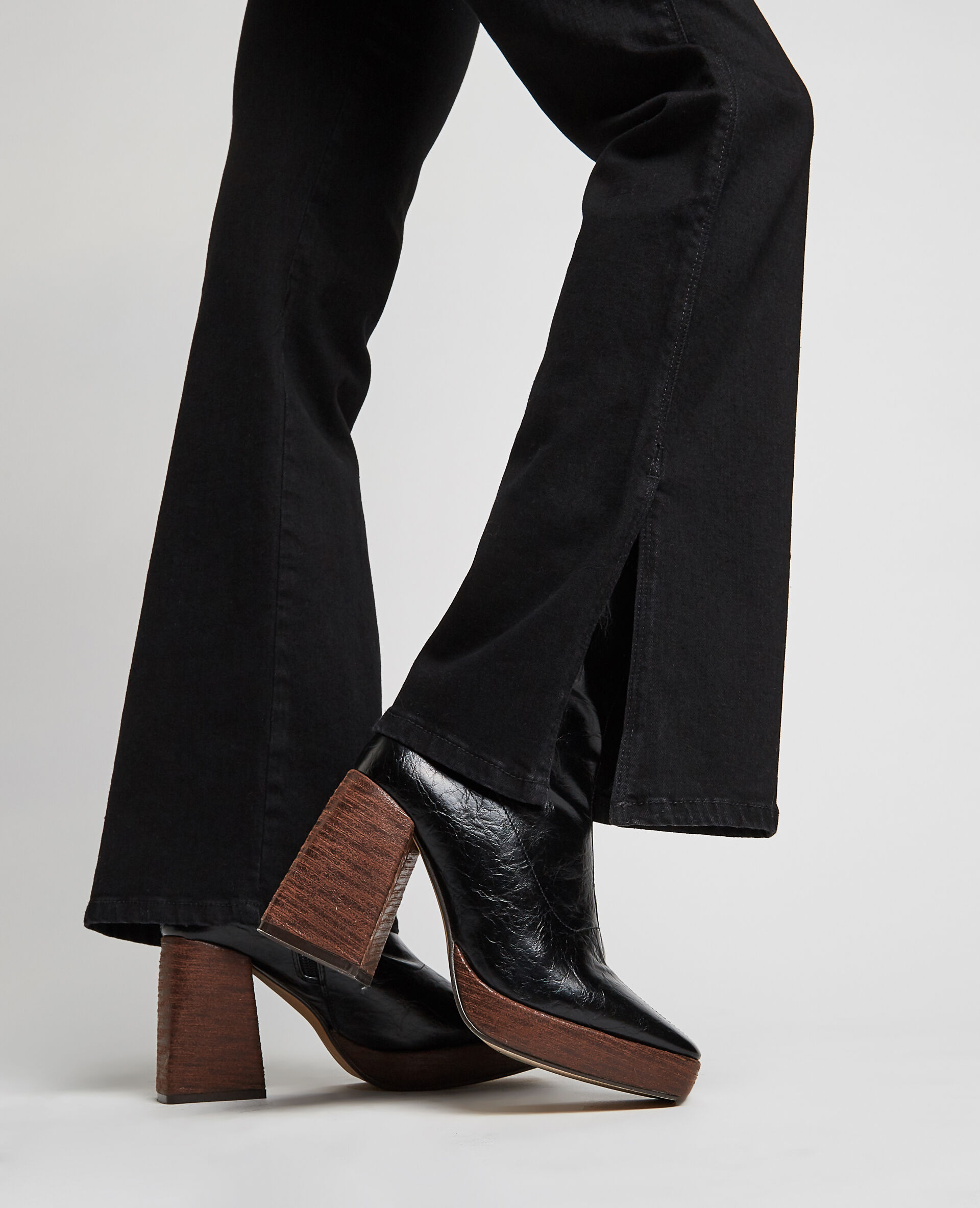 Jean flare avec fentes côtés - Noir