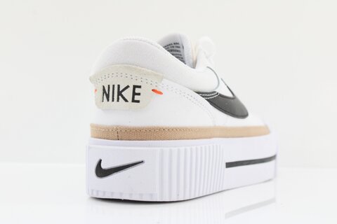 Nike Sneaker