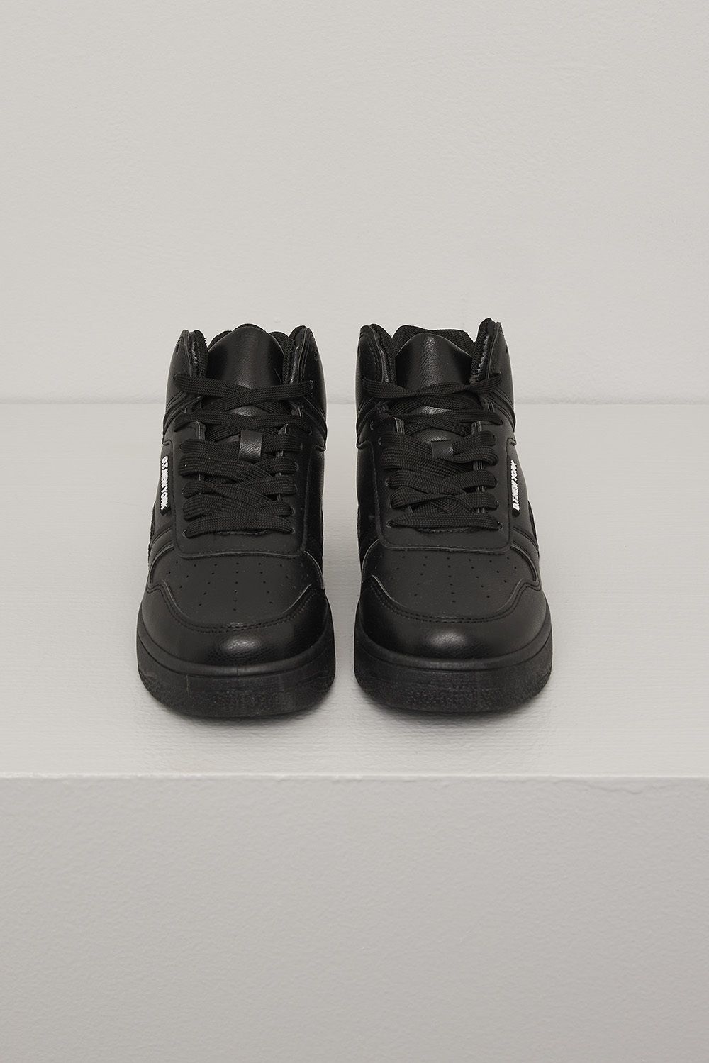 Mid cut sneaker Beli