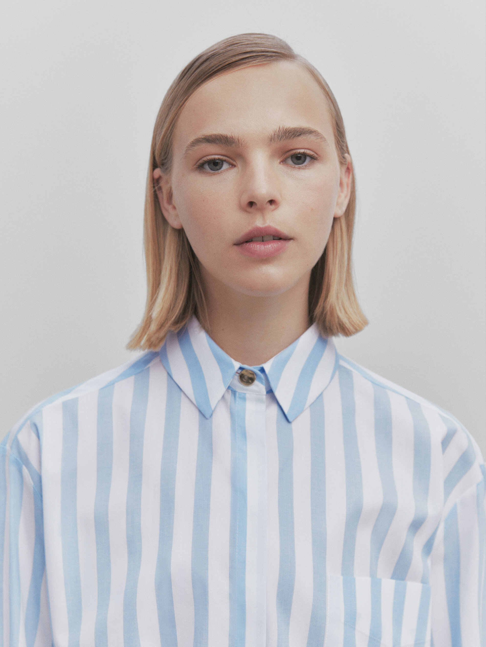 Camisa listrada de popeline com bolso - Studio - Azul Claro