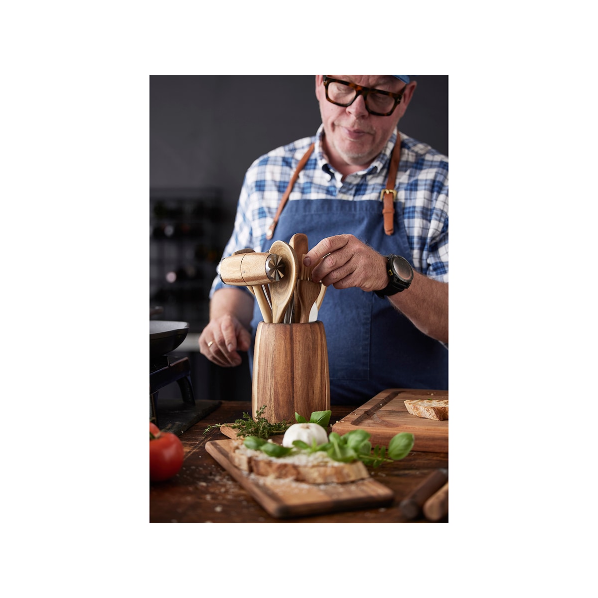 HOLM Utensil holder Dia 13 x 17 cm Acacia wood