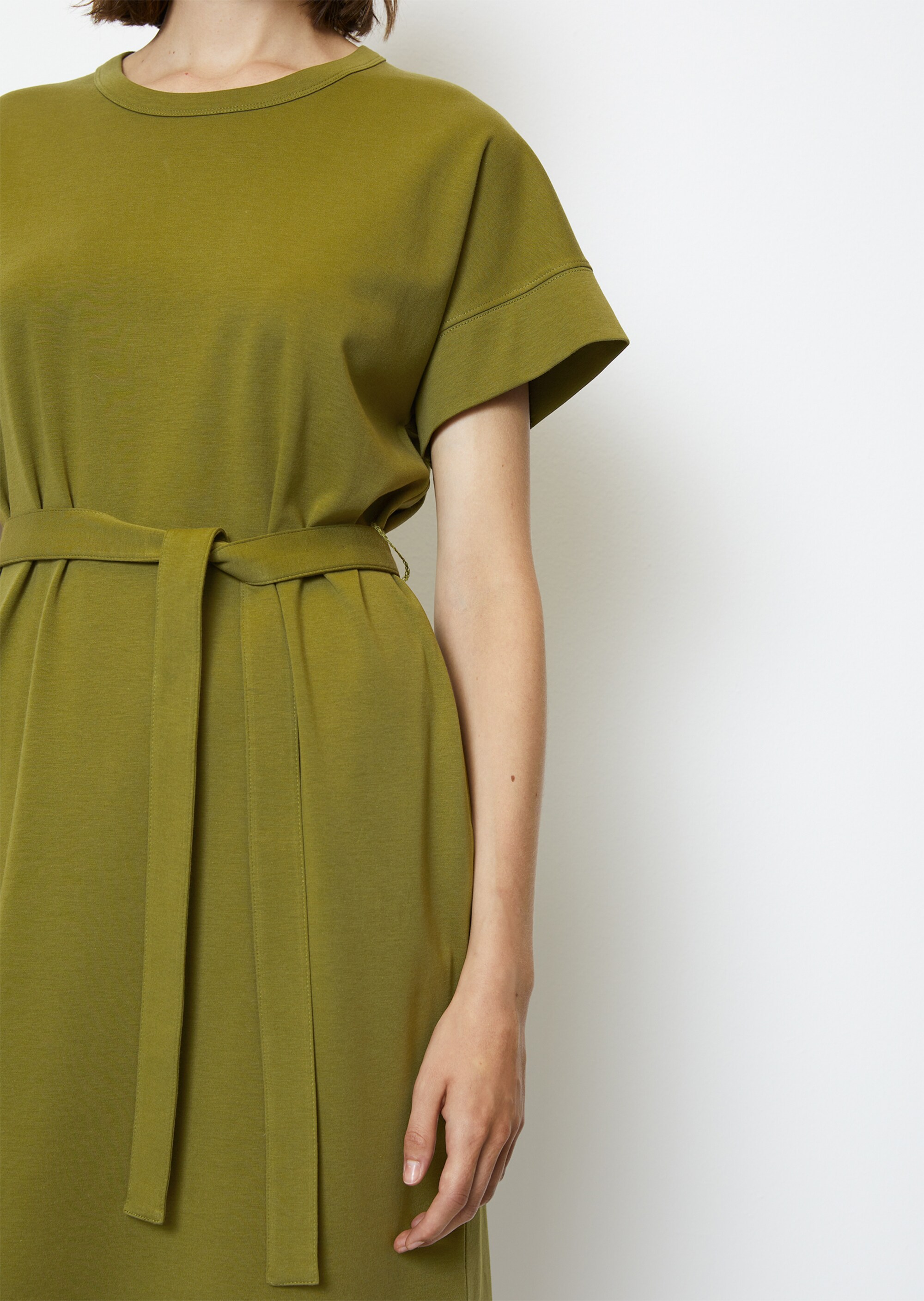 T-Shirt-Kleid mit Gürtel aus Interlock-Jersey