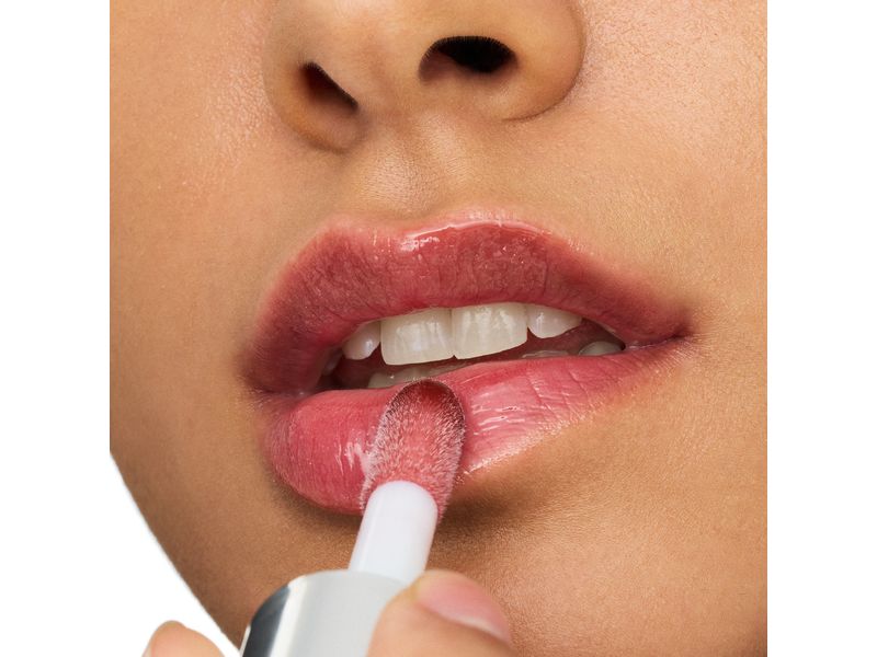 essence Lip Booster Hydra Kiss 08 Mocha Glow Pflegendes Lippenöl in einem dunklen Nude-Ton