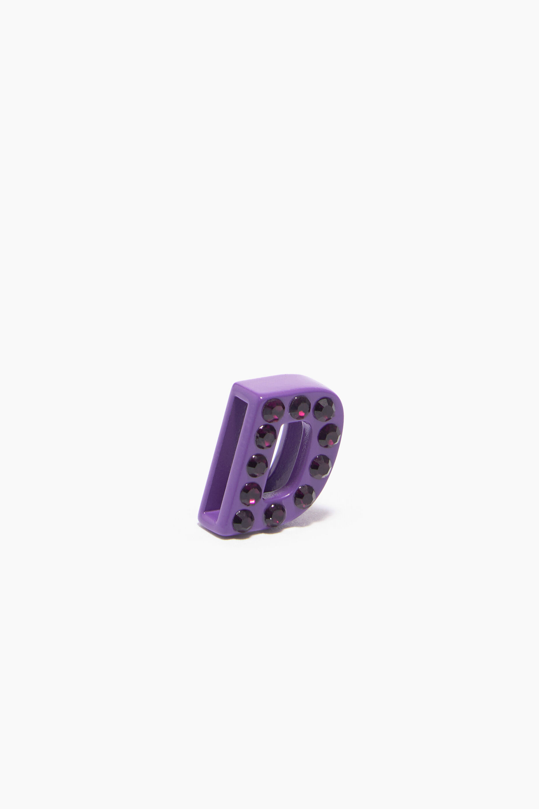 Pingente em forma de letra D, violeta metálico.