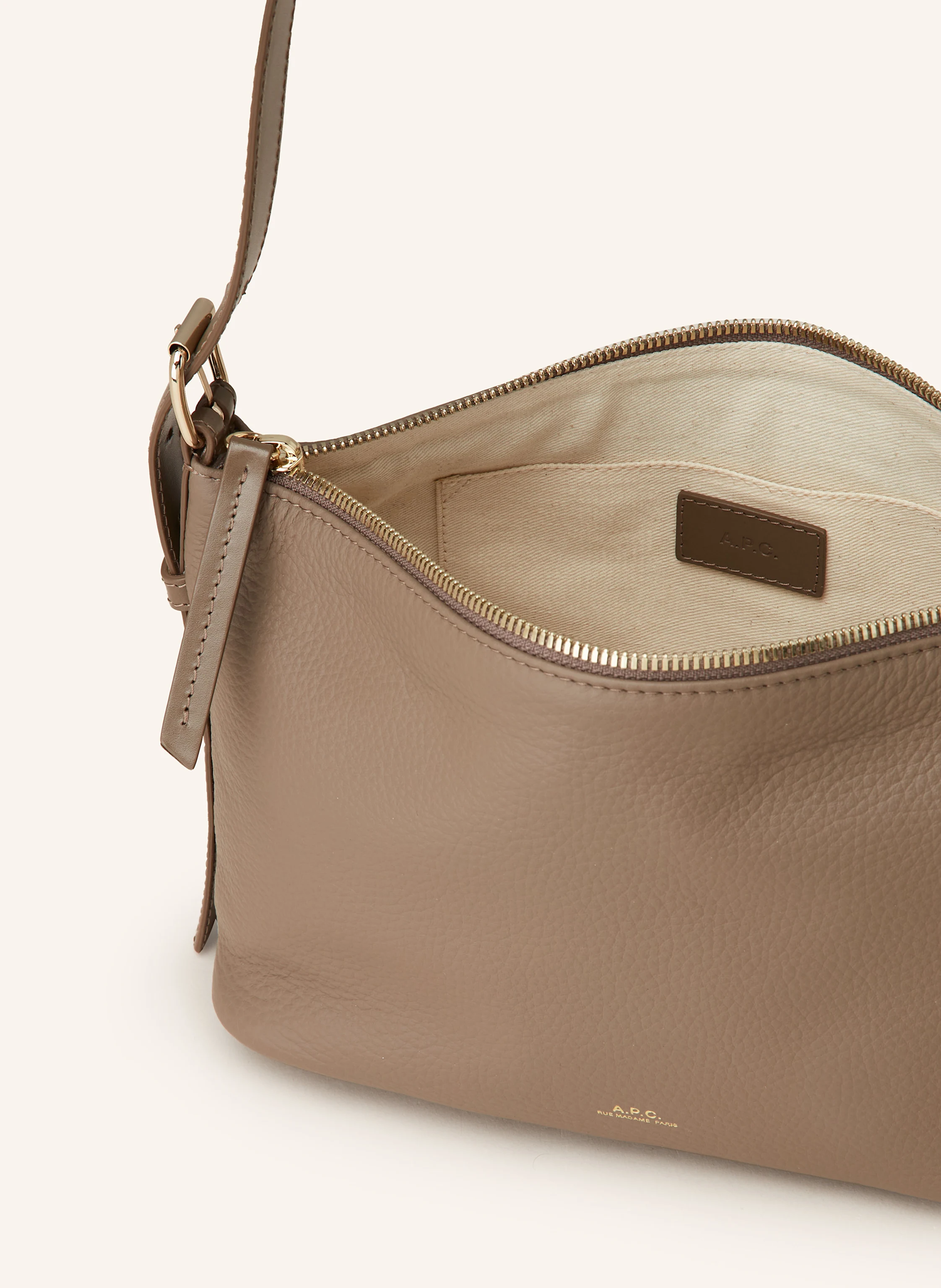 A.P.C. Schultertasche
