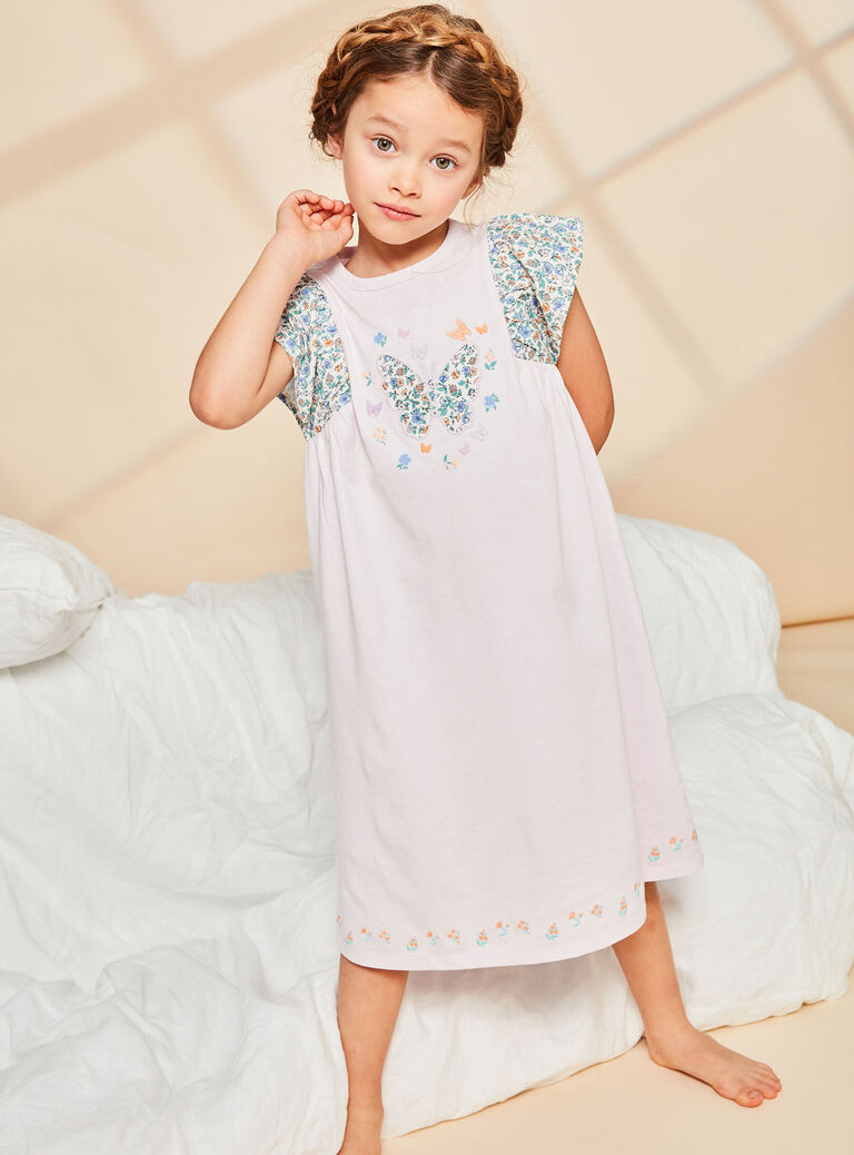 Chemise de nuit rose à imprimé papillons