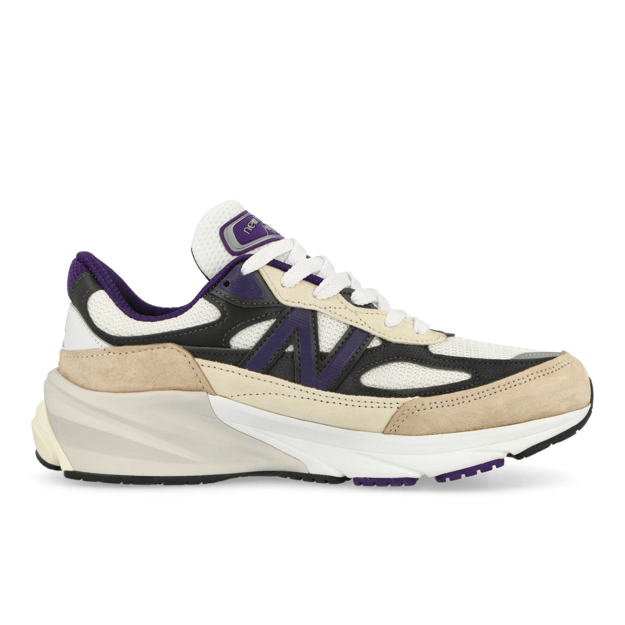 New Balance<br>U990WB6