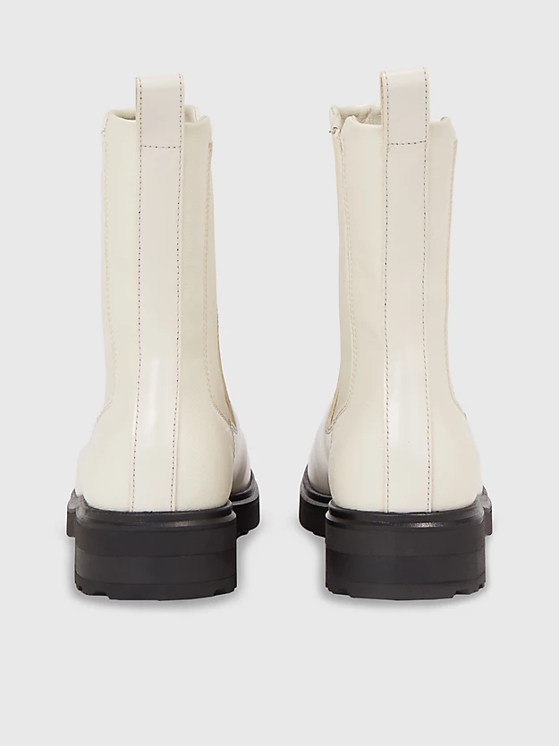 botas de couro até o tornozelo