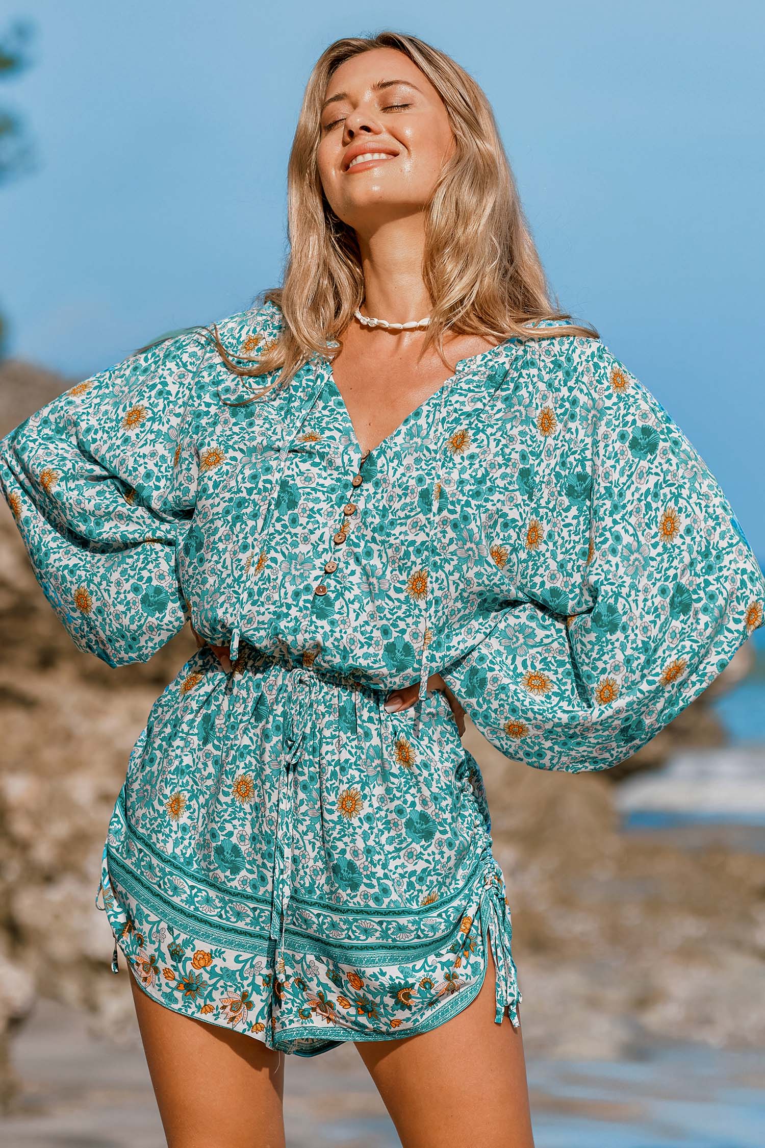 Combishort à manches blouson à fleurs vert clair