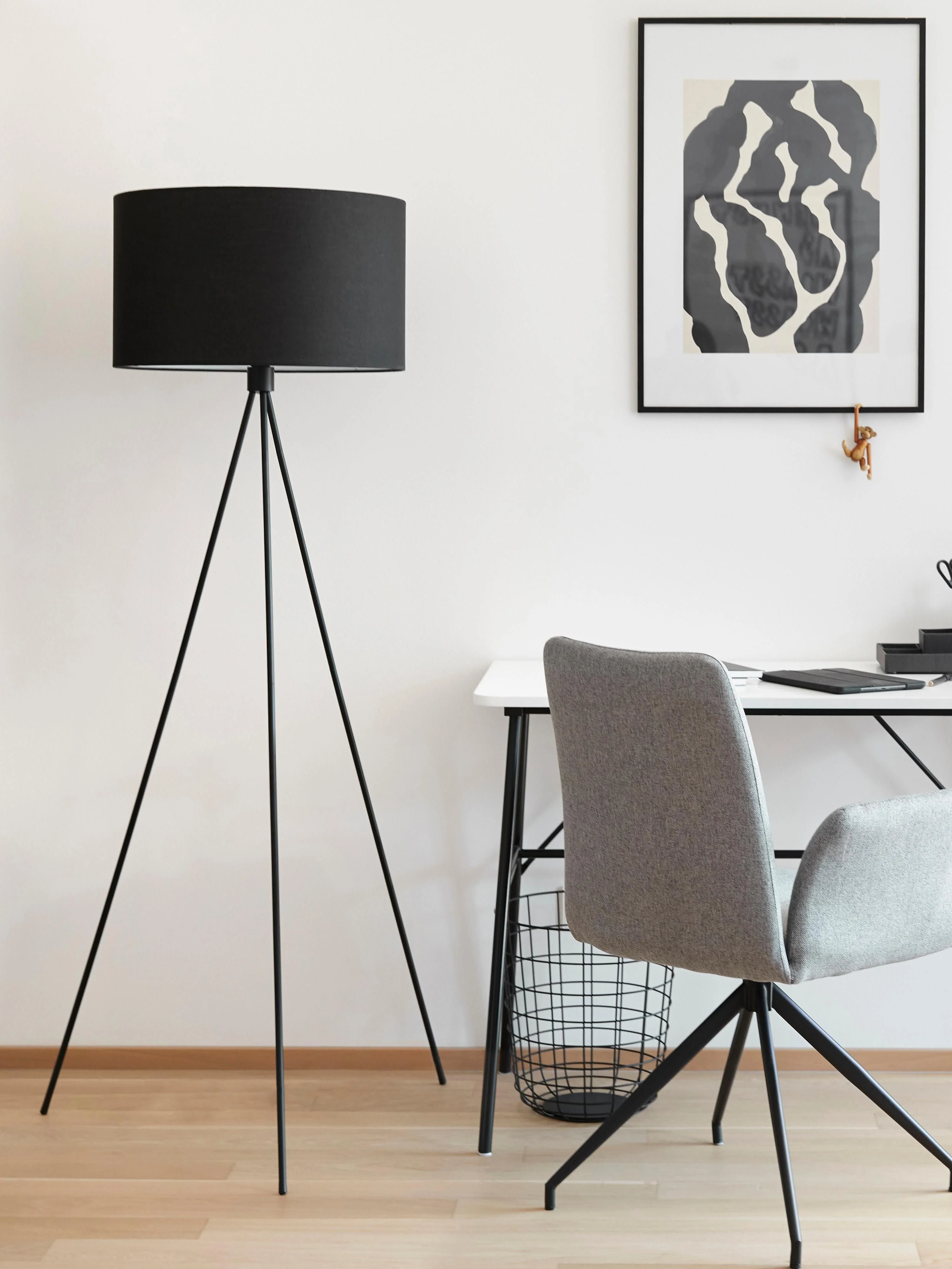 Tripod vloerlamp Cella met stoffen lampenkap