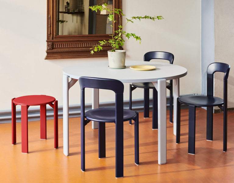 Hay Rey eettafel 128 golden beuken gelakt onderstel, golden