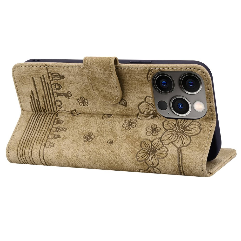 iPhone 13 Pro Leder Tasche Flip Cover Katze & Blumen Imprint - Braun