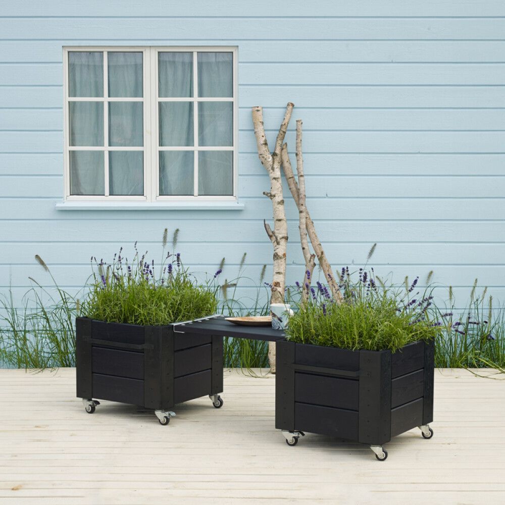 BLOMSTERKASSE PLUS CUBIC INKL HJUL 46X50X45CM SVART