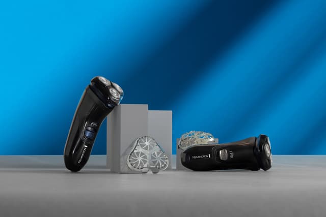Remington Style Series R4 barbermaskine R4002 (sort og marineblå)