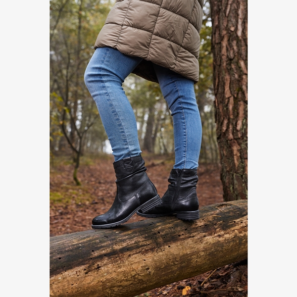 Hush Puppies gevoerde leren dames enkellaarsjes