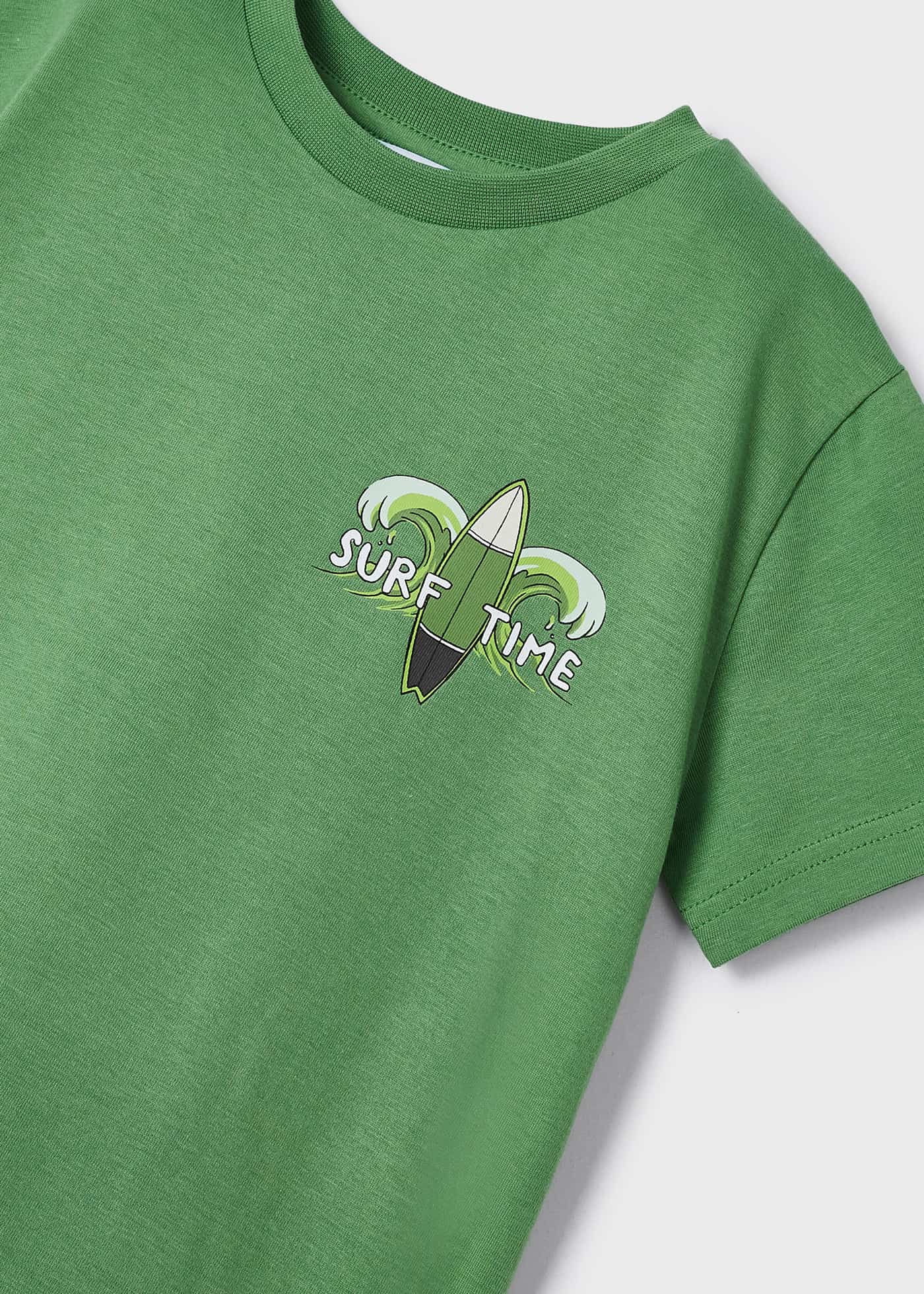 Camiseta infantil masculina em algodão sustentável com estampa.