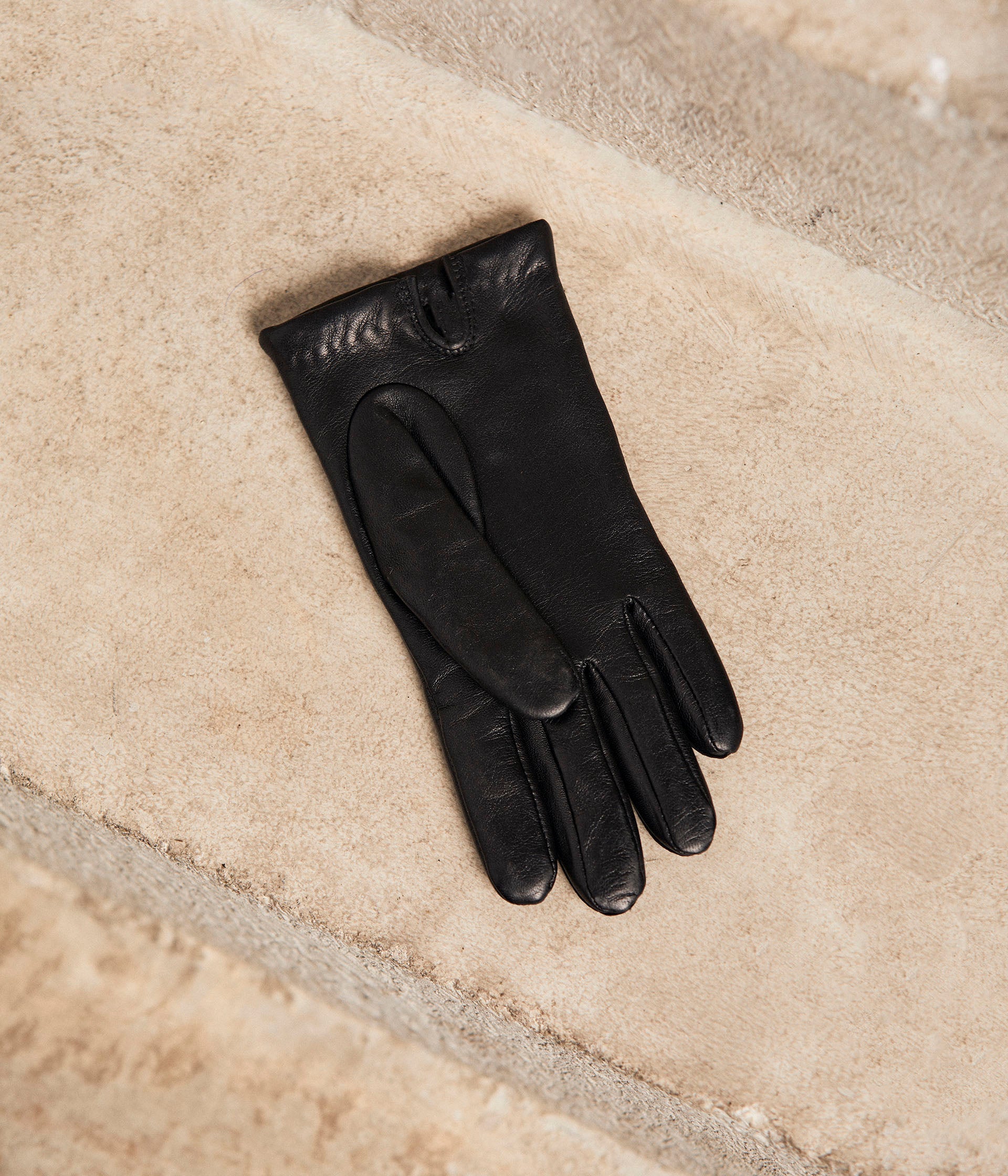 Gants noirs cloutés Corie