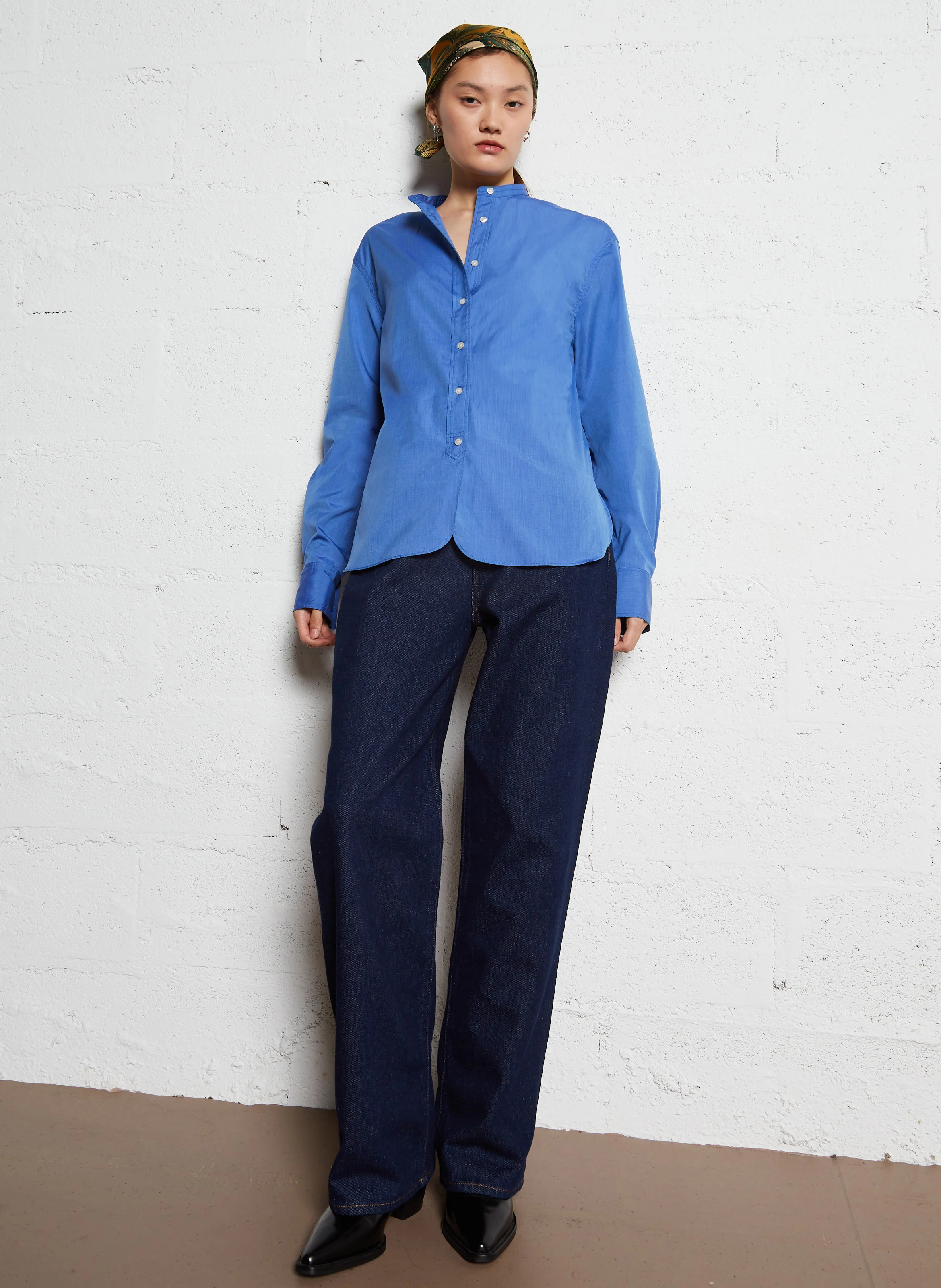 BERMUDES - Chemise droite col rond en coton | Bleu