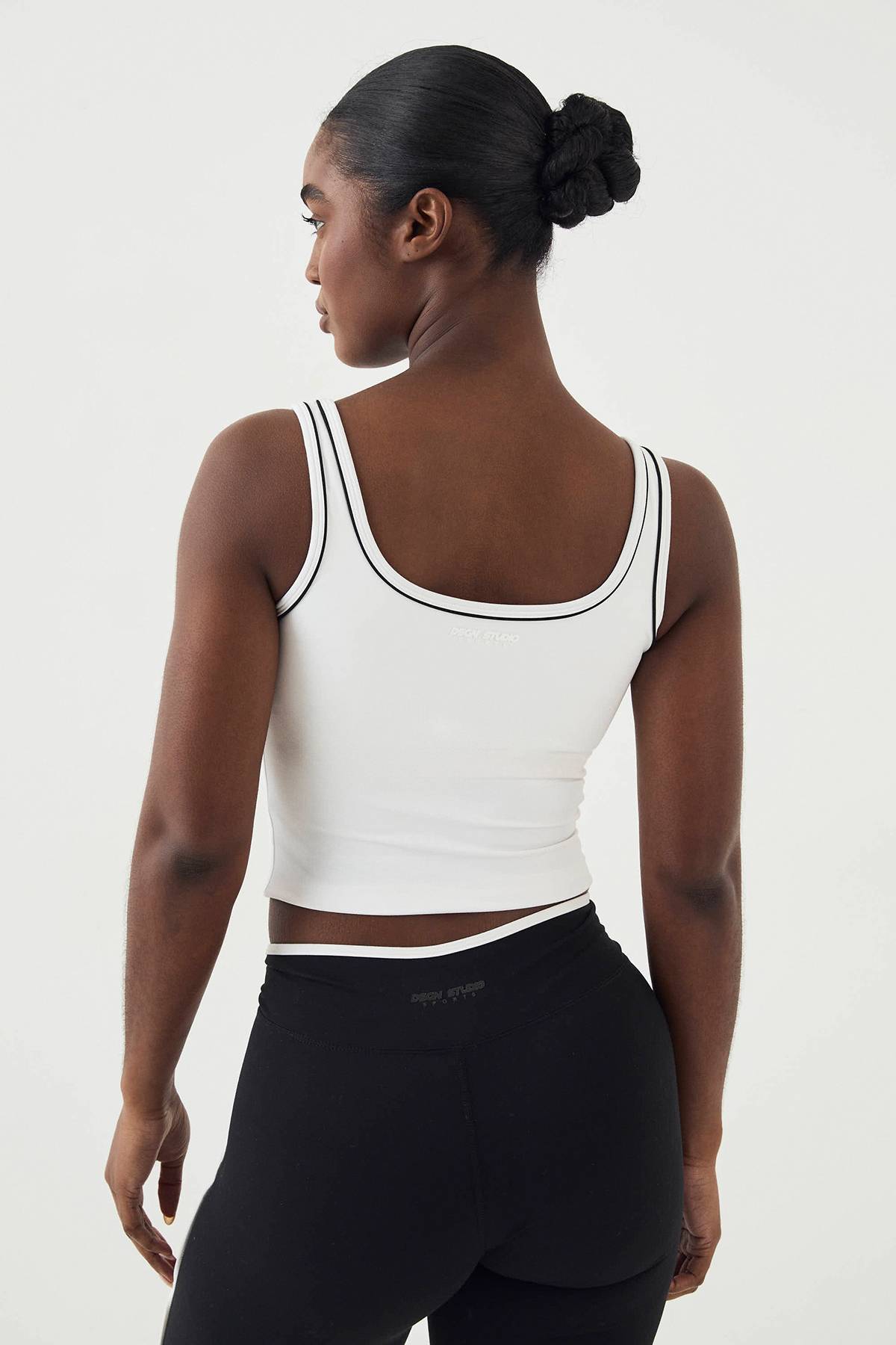 Haut Débardeur Matelassé Ultra Sculpt avec Détails de Passepoil DSGN Studio
