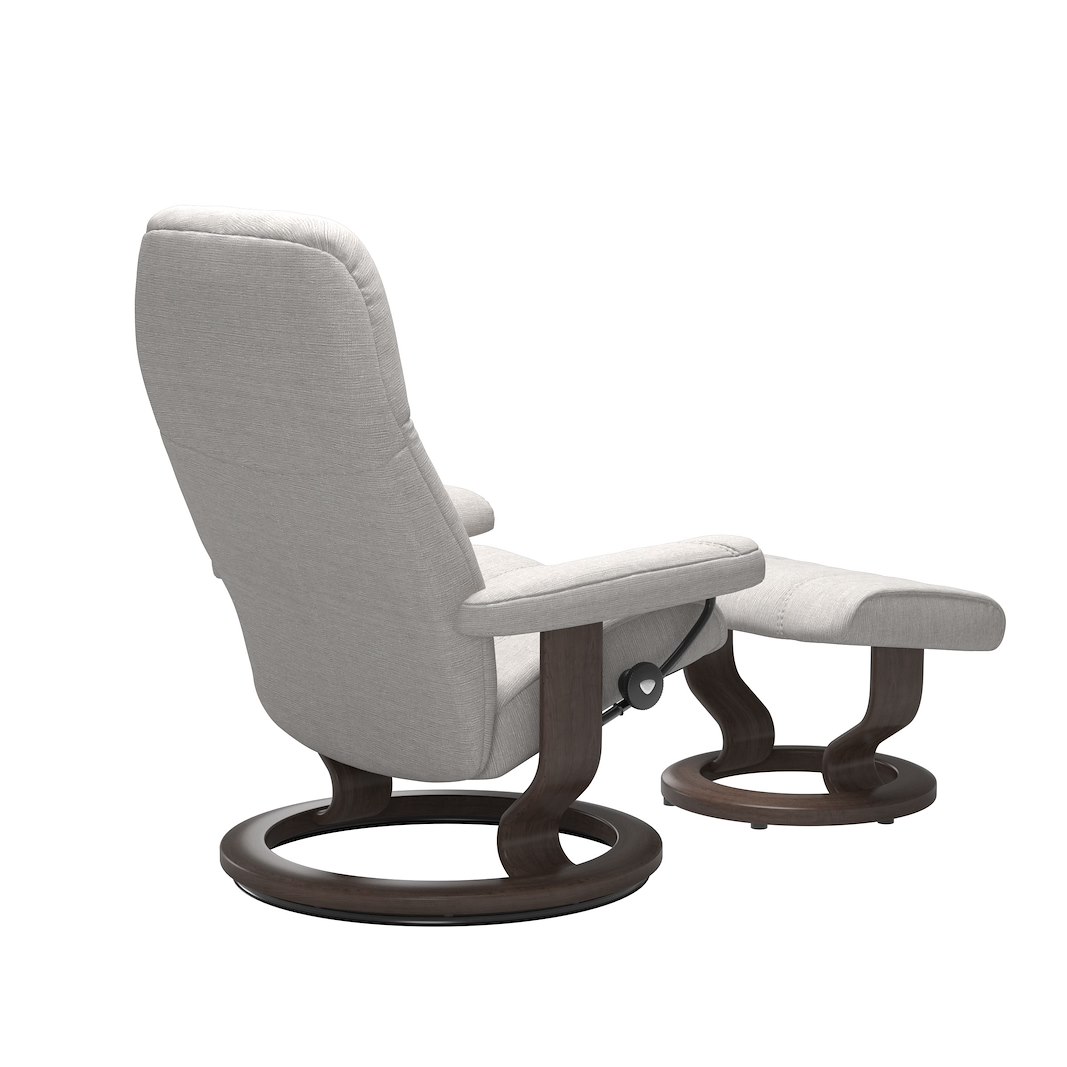 Consul (M) Classic lenestol med krakk Tekstil Jasmine Light Grey og Classic understell wengebeiset.