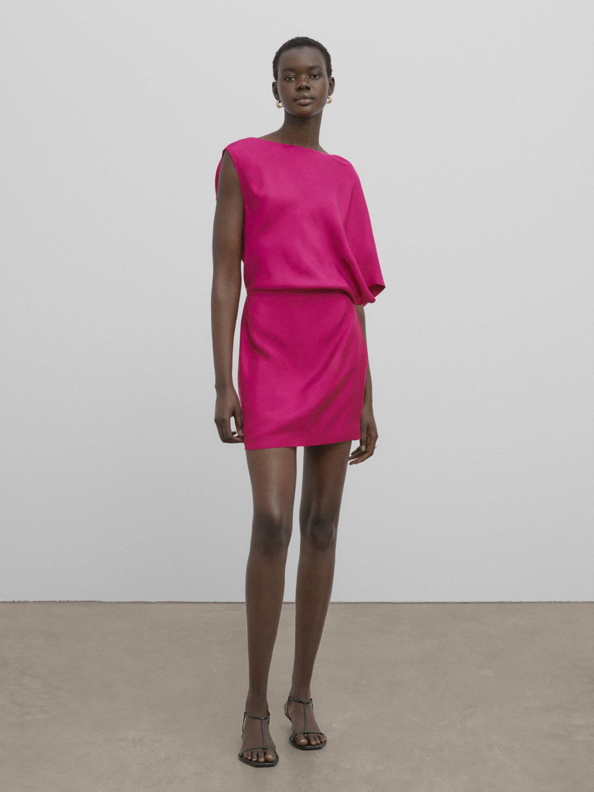 Vestido curto assimétrico - Studio - FUCSIA