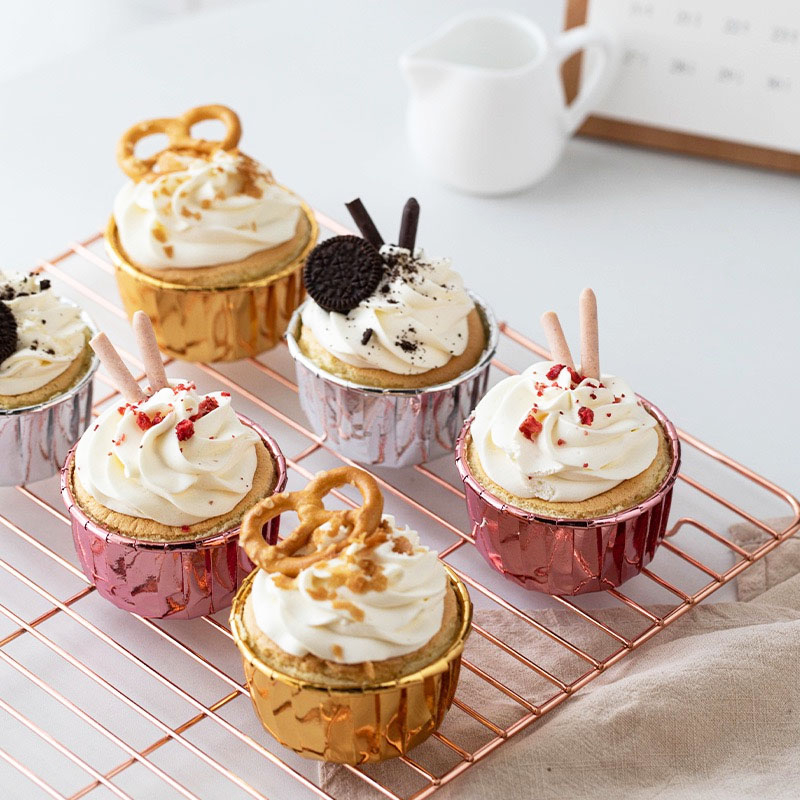 (50er Set) Mini Einweg Cupcake Förmchen Muffin Form Aluminiumfolie Backform - Gold