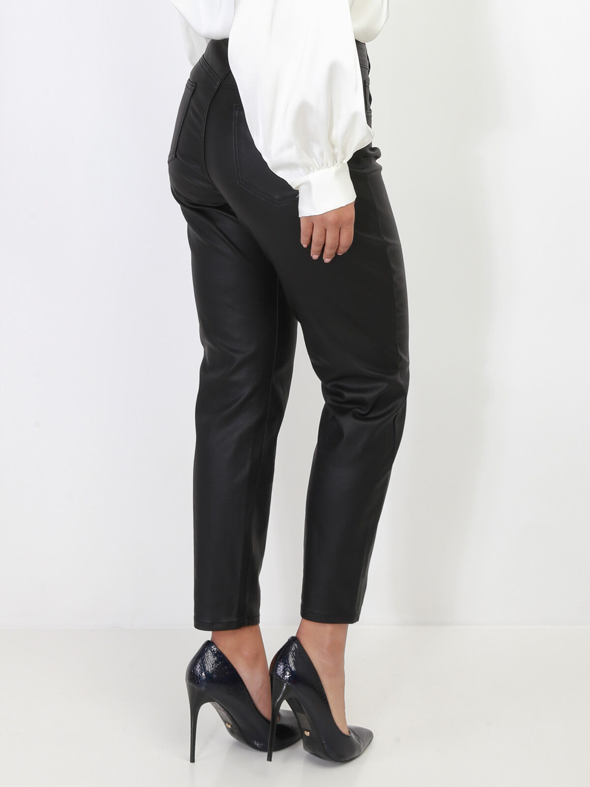 Pantalon fuselé et enduit- Noir