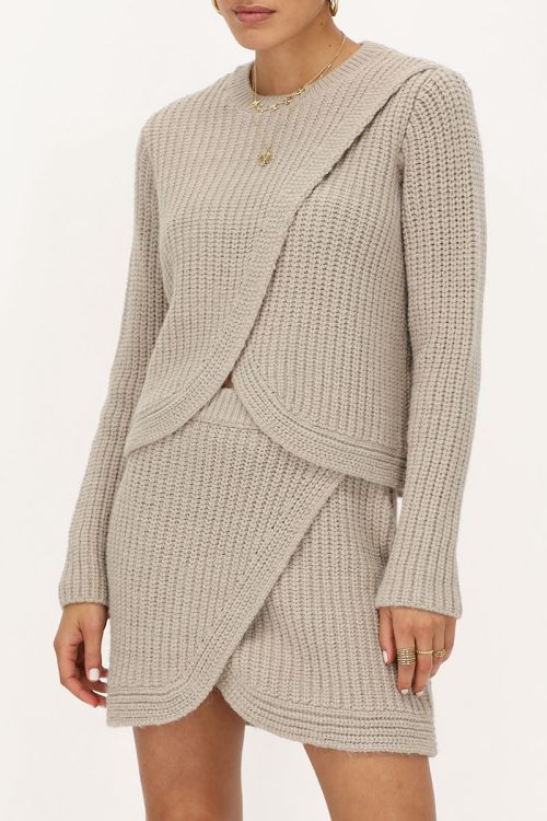 Beige gebreide rok met overslag