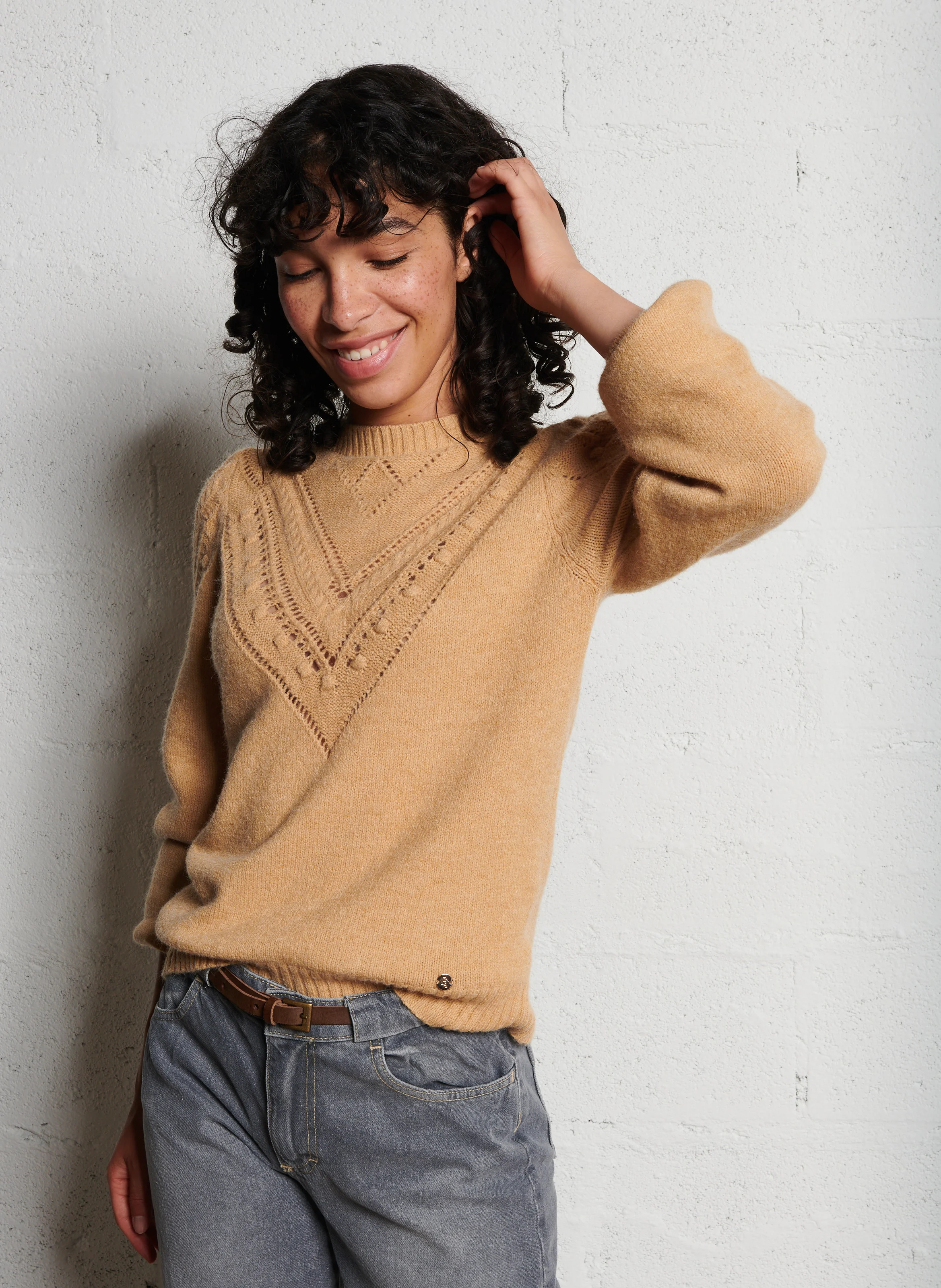 MARTA - Pull droit à col rond | Beige