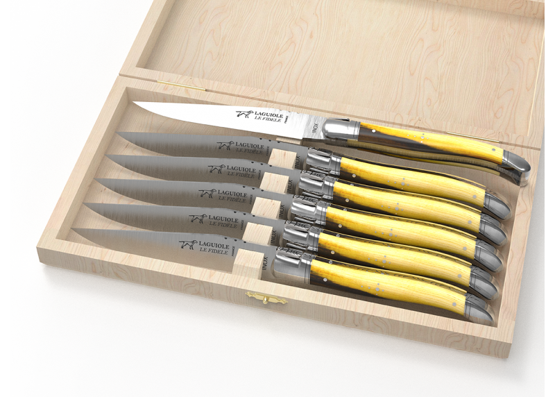 Service de 6 couteaux Laguiole avec un manche en bois de pistachier et mitres en acier inoxydable