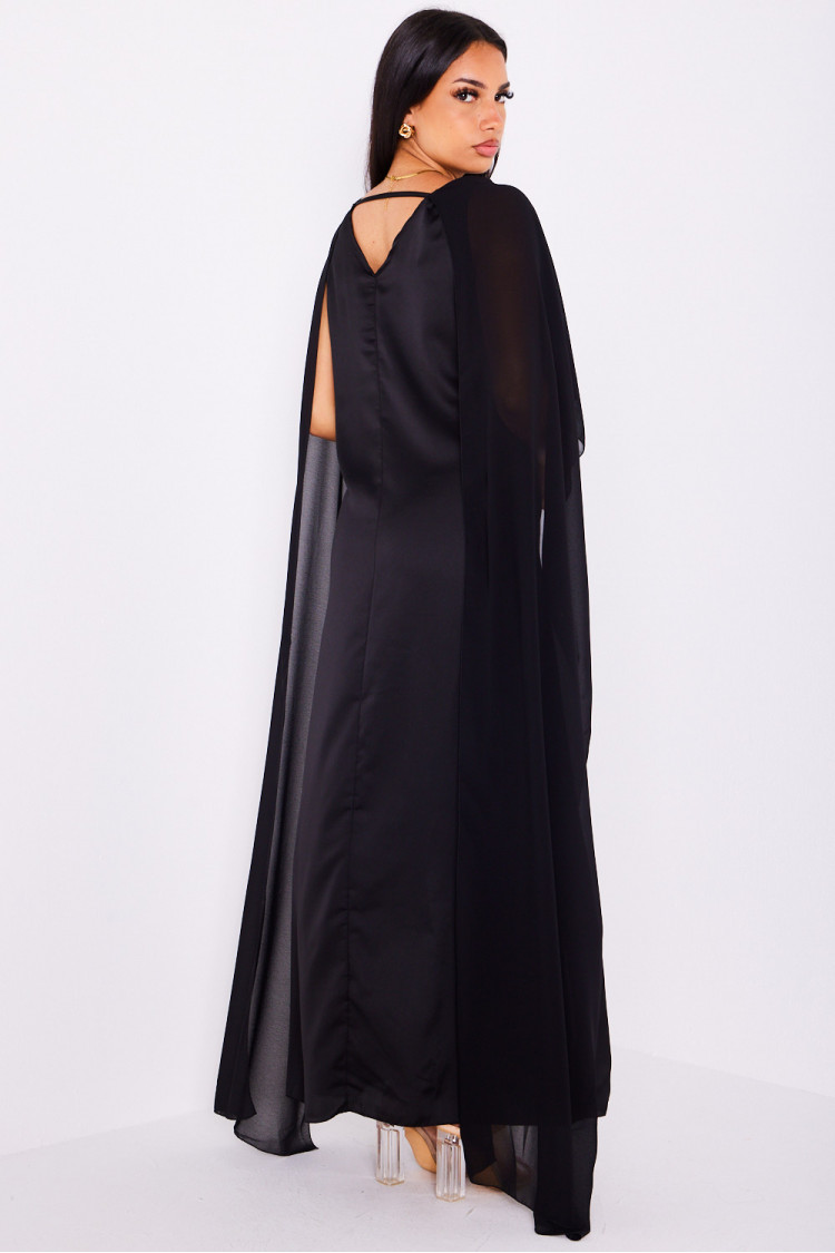 Robe noire ample satinée à empiècement voile