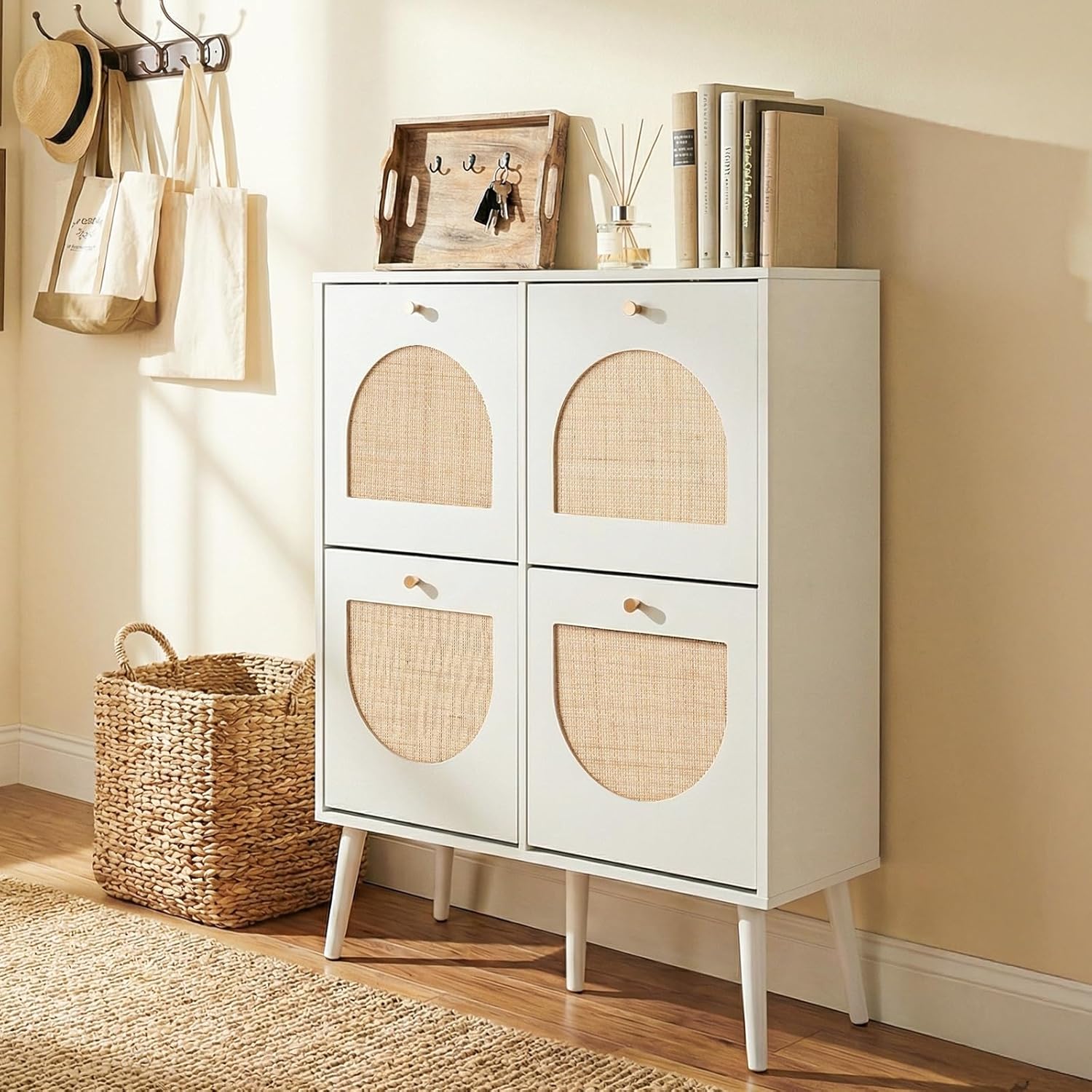 HOKEEPER Schuhschrank Schmal, Schuhregal mit 4 Klappen, Schuhkipper mit Verstellbar, Shoe Cabinet Holz, Schuhablage Schuhkommode für Eingang, Wohnzimmer, Flur, 105x24x80cm, Rattan