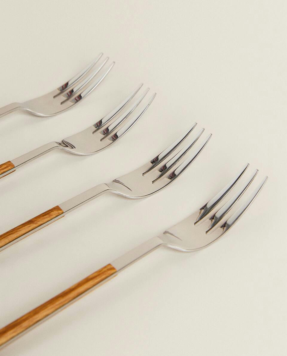 Conjunto de 4 garfos para brunch com cabo imitando madeira.