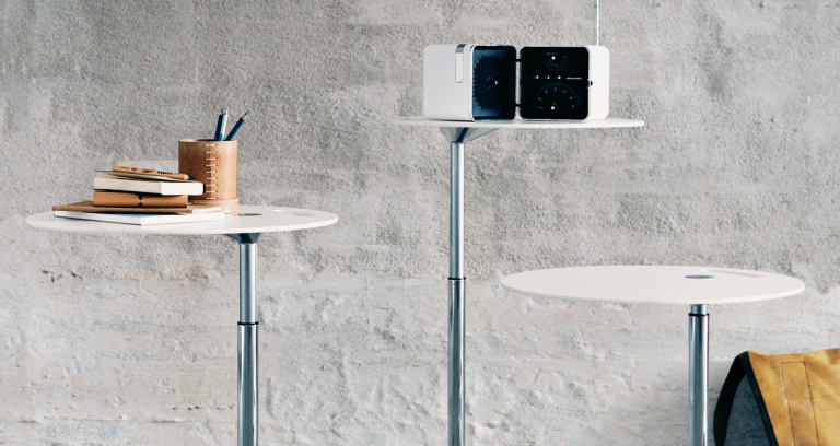 Fritz Hansen Little Friend verstelbare bijzettafel met laminaat tafelblad wit 45