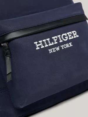 Mochila com o logotipo da Prep Classics