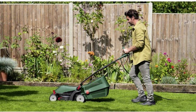 Bosch - Universal Rotak 34-405 Grasmaaier - Groen - Kunststof - 40 Liter Grasopvangbak