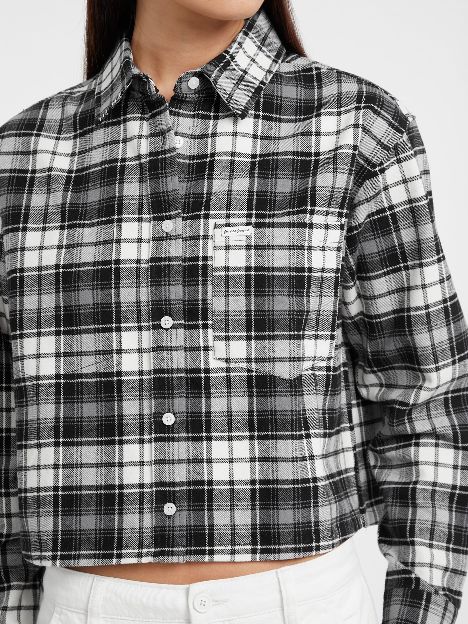 Camisa xadrez cropped de corte reto com bolso