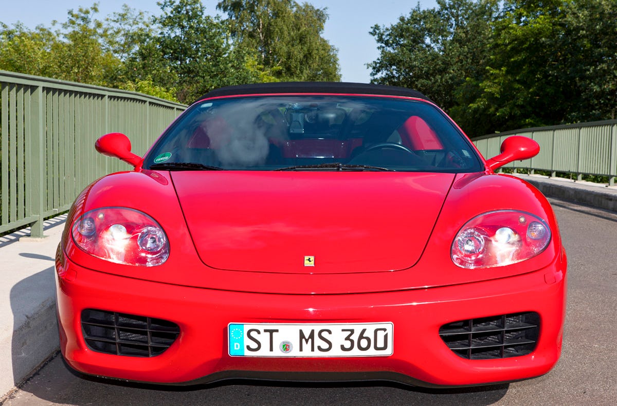 Ferrari selber fahren in Garbsen als Geschenkidee