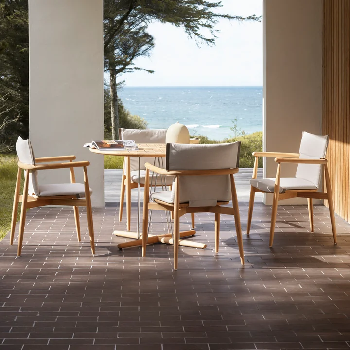 Carl Hansen - Embrace Gartentisch, Teak unbehandelt, Ø 110 cm