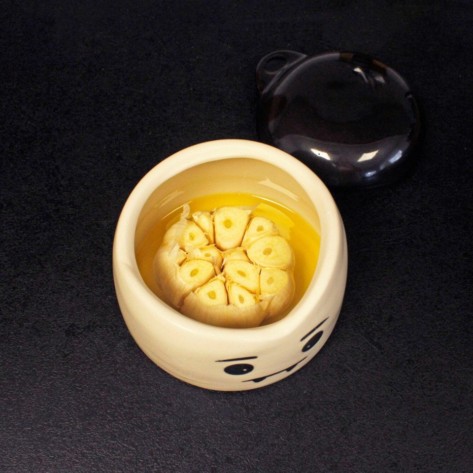 Winkee - Vampire Garlic Roaster and Storage