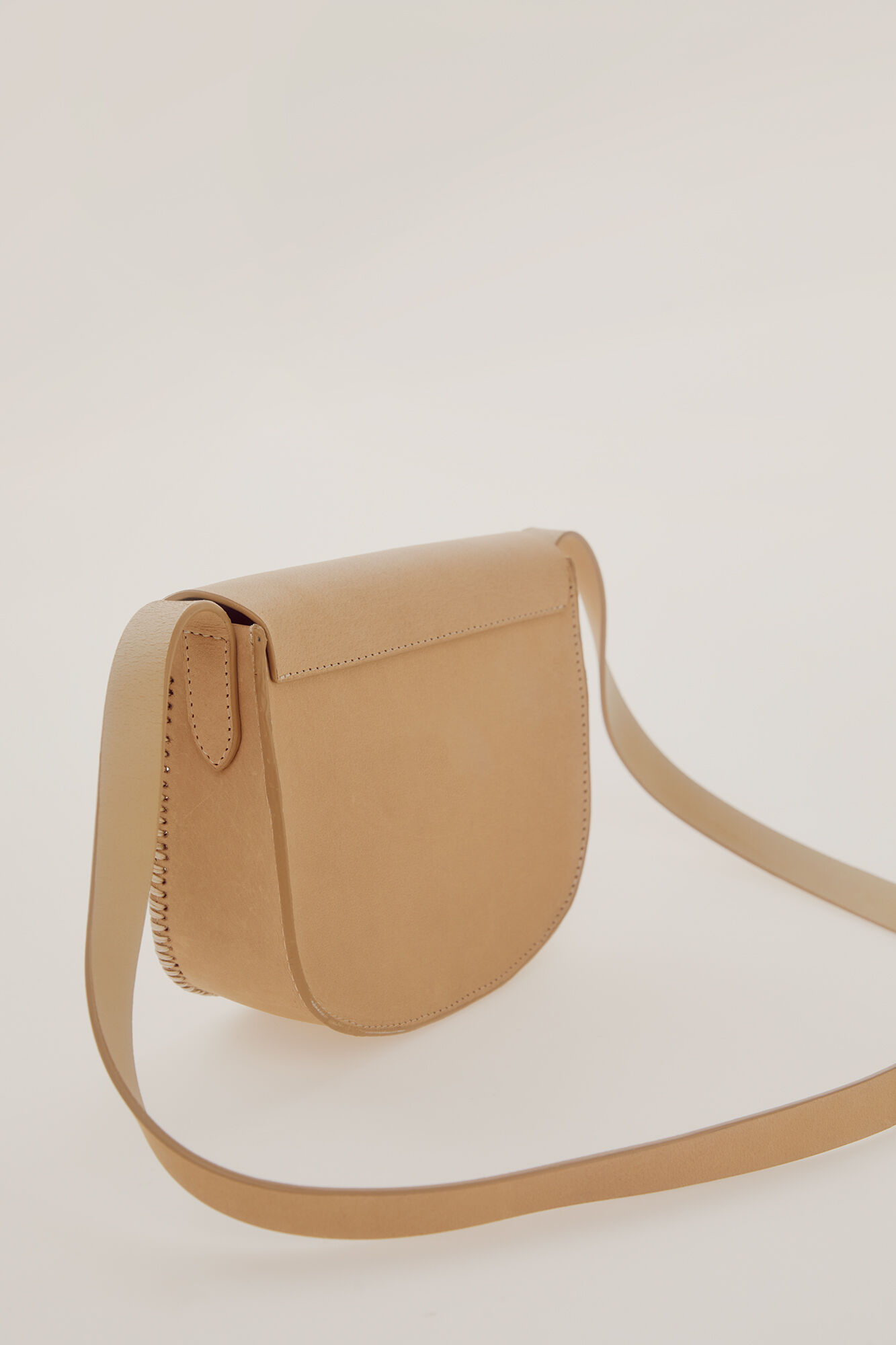 Bolsa de ombro em couro com costura - Marfim