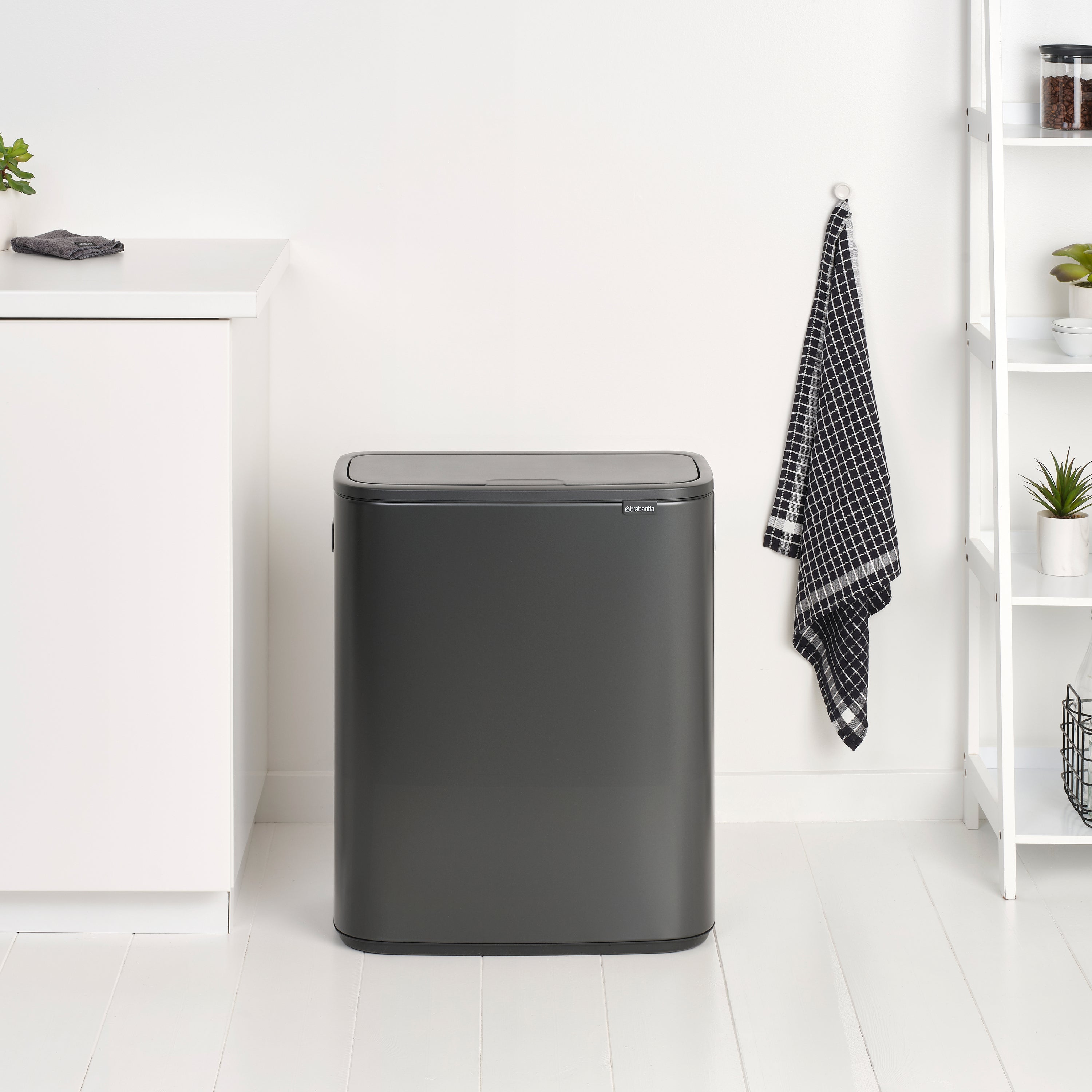 Brabantia Bo Touch Bin Afvalemmer 60 Liter - Confident Grey